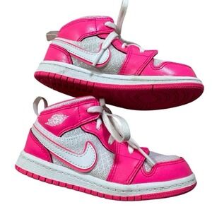 Nike Air Jordan‎ 1 Mid Hyper Pink Sneakers 644507-611, Size 9 Childs